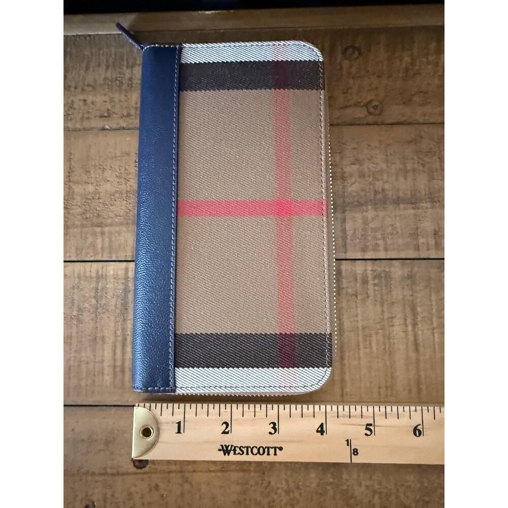 Burberry Wallet Womens Large Zip Around Dark Canvas Blue Check Leather Italy New - Picture 10 of 10